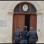 TERREMOTO GIUDIZIARIO SU MAGLIE, RUFFANO E SANARICA / DOPO GLI INTERROGATORI DEL MESE SCORSO, QUESTA MATTINA I SINDACI SONO STATI ARRESTATI, CON ALTRE SETTE PERSONE