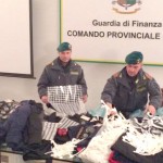 SEQUESTRATI CIRCA 7.000 CAPI E ACCESSORI DI ABBIGLIAMENTO CONTRAFFATTI