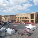 CONTRORDINE COMPAGNI! ‘MAI PIU’ MANIFESTAZIONI IN PIAZZA SANT’ ORONZO, MAI PIU’ BANCARELLE’, CHIEDEVA CARLO SALVEMINI DA CONSIGLIERE. MA ADESSO CHE E’ DIVENTATO SINDACO, AUTORIZZA TUTTO E TUTTO A TITOLO GRATUITO, SE ARRIVANO QUELLI DELLA CGIL