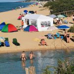 MAXI TENDA MONTATA IN SPIAGGIA