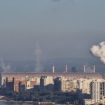 A TARANTO IL MOSTRO CONTINUA AD AVVELENARE E AD UCCIDERE. E I VELENI VIAGGIANO NELL’ARIA FINO A 80 CHILOMETRI DI DISTANZA…